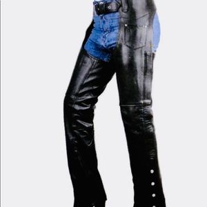 XELEMENT  WOMEN’S BLACK LEATHER         CHAPS